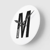 Moderne persoonlijke badmonogram en naam ronde klok (Hoek)