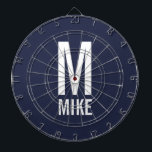Moderne persoonlijke monogram en naam dartbord<br><div class="desc">Modern Black and White Bold Monogram Design met gepersonaliseerde monogram en naam in een moderne vetgedrukte sans serif lettertypestijl. Unieke gave voor vader,  echtgenoot,  grootouders en nog veel meer. Ook perfect als moderne 'loft/minimalist home decor'-accessoires,  verjaardagsgeschenk,  vakantiegeschenk,  cadeau voor gezinshereniging,  cadeau voor huisverwarming en cadeau voor speciale gelegenheden.</div>