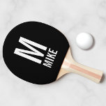Moderne persoonlijke monogram en naam tafeltennisbatje<br><div class="desc">Modern Monogram ontwerp met gepersonaliseerde monogram en naam in moderne,  vette sans serif letterstijl. Perfect geschenk voor vader,  man,  grootouders en nog veel meer.</div>