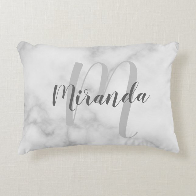 Moderne persoonlijke monogram en naam witte marmer accent kussen (Voorkant)