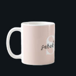 Moderne persoonlijke monogram naam Roze Koffiemok<br><div class="desc">Moderne persoonlijke monogram naam Roze koffie Mok</div>