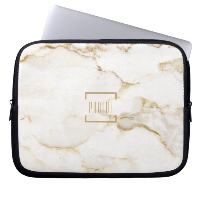 Moderne persoonlijke naam Gold Effect Marble Laptop Sleeve (Voorkant)