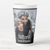 Moderne persoonlijke zussen 7 Foto-collage Latte Mok (Voorkant)