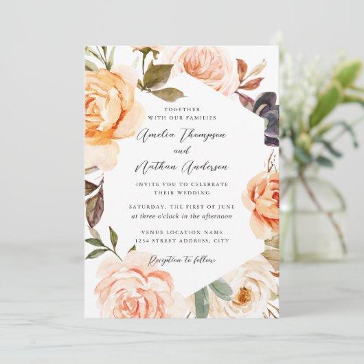 Moderne Perzik Blush Botanische Bloemige Bruiloft Kaart (Staand voorkant)