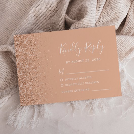 Moderne Perzik Nep Glitter Rand Bruiloft RSVP Kaartje