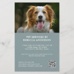 Moderne Pet Care Sitting Service Foto Business Flyer<br><div class="desc">Modern Pet Care Business Flyer voor huisdierzetters,  hondenwandelaars,  hondenverzorgers,  dierenverzorging en nog veel meer. Volledig klantgericht - verander foto's,  tekst en URL voor de code QR om uw zaken van de huisdierenzorg te passen!</div>