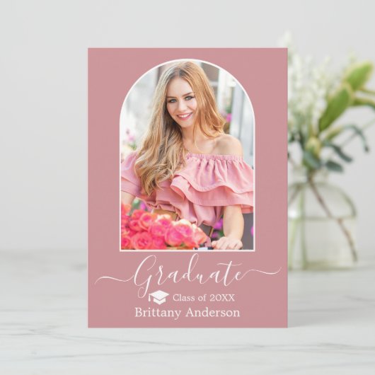 Moderne Pet Stusty Roze Afstuderen Aankondiging (Staand voorkant)