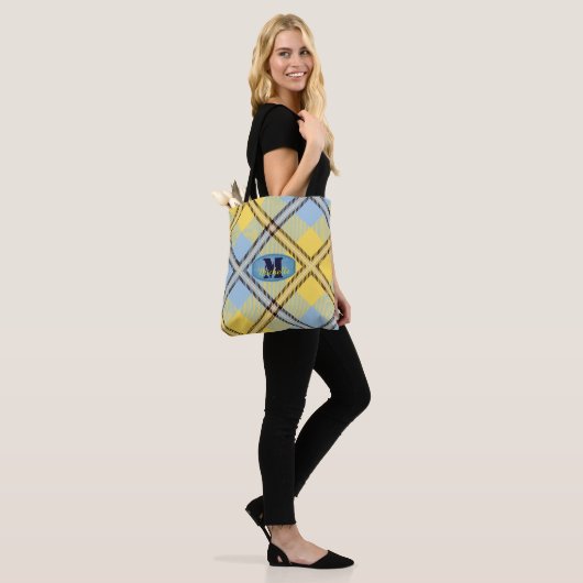 Moderne Plaid Tartan Broek Monogram Script Naam Tote Bag (Op model)