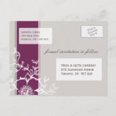 Moderne Plum Floral Save the Date Aankondigingskaart (Achterkant)