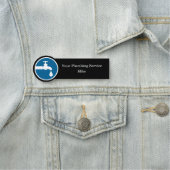 Moderne Plumbing Service Employee Name Tags (In situ)