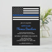 Moderne politieagent Afstuderen in blauwe lijn in Kaart (Staand voorkant)