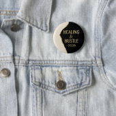 Moderne Positiviteitsdrang en Genezing 2026 Ronde Button 5,7 Cm (In situ)