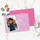 Moderne postzegel ontwerp: roze foto Afstuderen Aankondiging