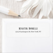 Moderne professionele effen zwart-wit serif-letter etiket (Insitu)