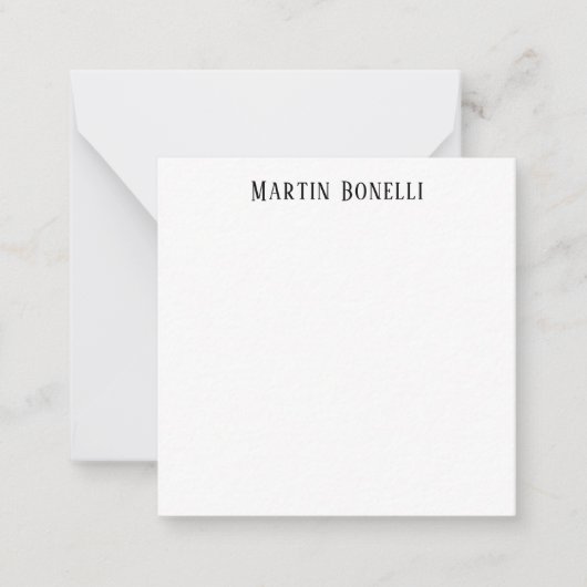 Moderne professionele effen zwart-wit serif-letter notitiekaartje (Voorkant)