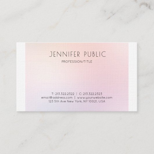 Moderne professionele minimalistische laptop met e visitekaartje (Voorkant)