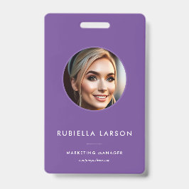 Moderne professionele pasfoto met paarse QR-code v Badge