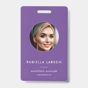Moderne professionele pasfoto met paarse QR-code v Badge