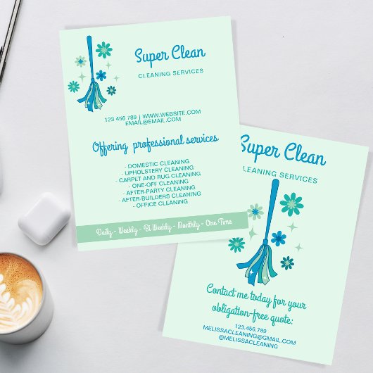 Moderne professionele poetsvrouw reinigt commercie flyer