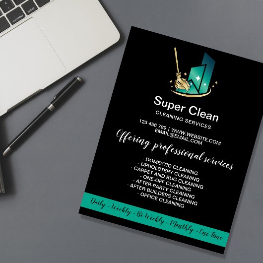 Moderne professionele poetsvrouw reinigt commercie flyer