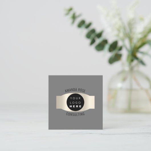 Moderne professionele roomkleurige Logo Vierkante Visitekaartje (Staand voorkant)