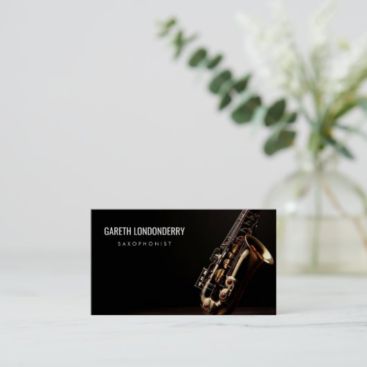 Moderne professionele saxofonist QR-code Visitekaartje (Staand voorkant)