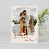 Moderne pushlijnscript 2 foto's bruiloft folie uitnodiging (Staand Voorkant)