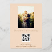 Moderne QR-code foto champagne script bruiloft Folie Uitnodiging (Achterkant)