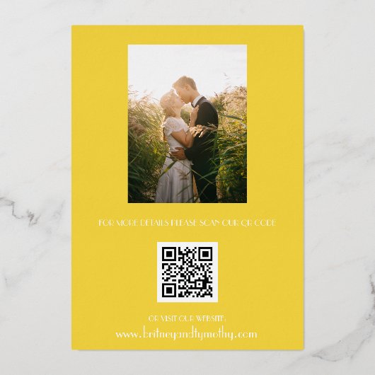 Moderne QR Code Foto Geel Manuscript Weddenschap Folie Uitnodiging (Achterkant)