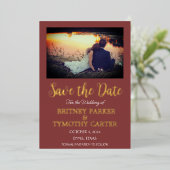 Moderne QR Code Foto van Wijn Burgundy Wedding Folie Uitnodiging (Staand Voorkant)