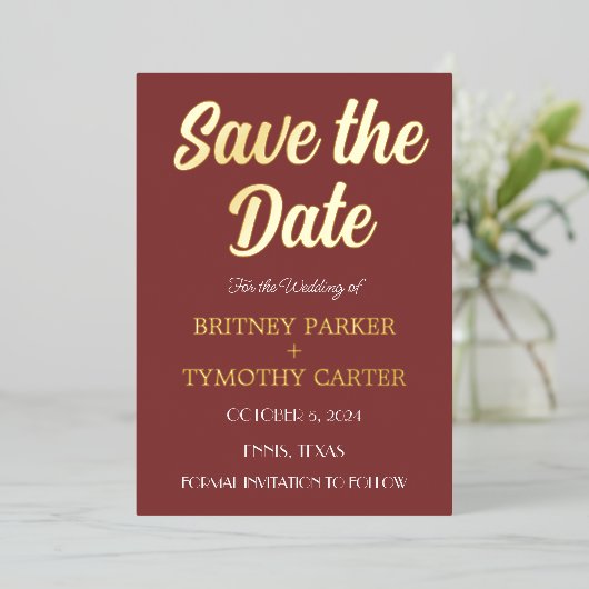 Moderne QR-code Foto Wine Bourgogne Weduwschap Folie Uitnodiging (Staand Voorkant)