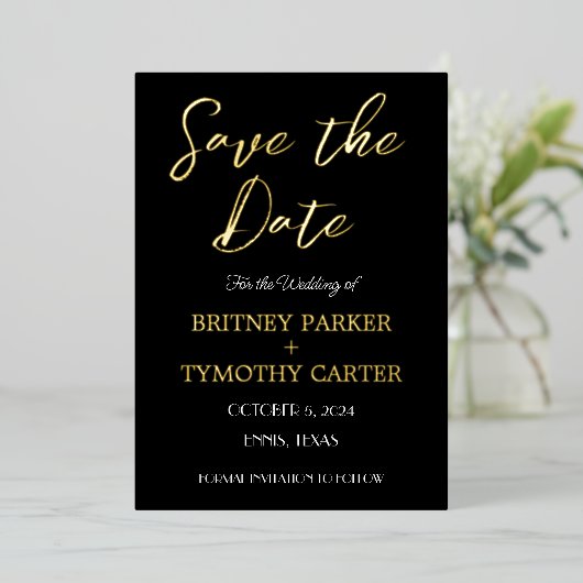 Moderne QR Code Fotokalligrafie Black Weddenschap Folie Uitnodiging (Staand Voorkant)