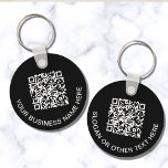 Moderne QR-code - Promotioneel zwart Sleutelhanger<br><div class="desc">Moderne zwarte promotionele sleutelhanger voor uw bedrijf of organisatie,  voeg uw QR-code of logo en twee regels aangepaste tekst toe,  zoals uw bedrijfsnaam,  slogan,  dankjewel,  enz.,  in eenvoudige witte typografie.</div>