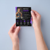 Moderne QR-code voor fitnesscoach voor vrouwen Flyer (Hand)