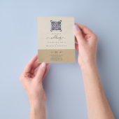 Moderne QR Scanning Code Wedding Save Date Invitae Flyer (Hand)