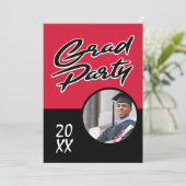 Moderne Red Black Graduation Party Kaart (Staand voorkant)