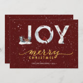 Moderne Red Elegant Gold Script JOY Snow-bedekking Feestdagenkaart (Voorkant / Achterkant)