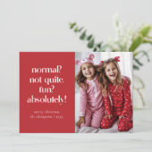 Moderne Red Funny Family Foto Kerst Kaart (Staand voorkant)