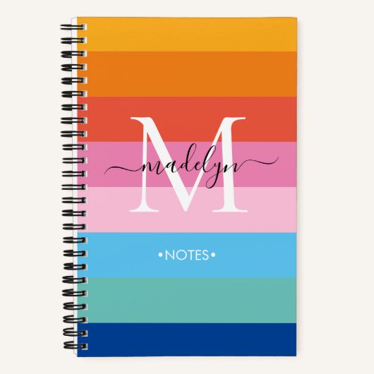 Moderne regenbooggekleurde monogram-naam notitieboek (Voorkant)