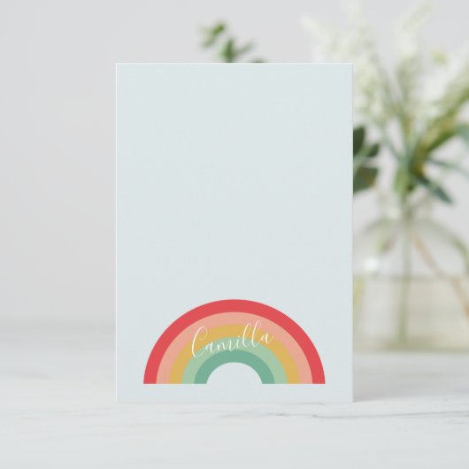 Moderne regenbooghandgeschreven script kinder bedankkaart (Staand voorkant)