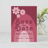 Moderne Retro 70er Rode Roze Trouwdag Save The Date (Staand voorkant)