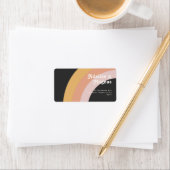 Moderne Retro 70's regenboogdonkere bruiloft RSVP Etiket (Insitu)