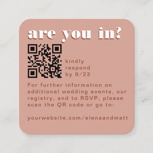 Moderne Retro Bleke Terracotta RSVP QR Code Kaart (Voorkant)
