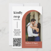 Moderne Retro Boog QR Code RSVP Foto Bruiloft Kaart (Achterkant)