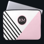Moderne Retro Geometrische Pop Kunst en Monogram Laptop Sleeve<br><div class="desc">Deze mode forward laptop sleeve is een eigentijds pop art geometrisch motief met een retro gevoel en heeft hoekige zwarte strepen en roze kleurenblok met een opvallend bijpassend rond lijst rondom je monogram. Personaliseer de tekst sjabloon met uw monogram. Andere bijpassende kantoor producten en tech gear accessoires zijn verkrijgbaar in...</div>