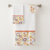 Moderne retro herfstcirkels uit het midden van de  bad handdoek (Insitu)