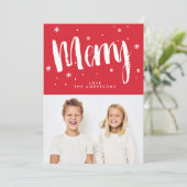 Moderne Retro MERRY Lettering Rode Kerstfoto Feestdagenkaart (Staand voorkant)