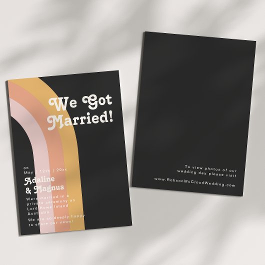 Moderne Retro Regenboog Donkere Elopement Aankondi Kaart