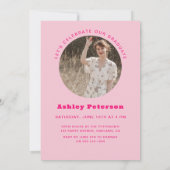 Moderne Retro Roze Typografie 2 Foto Afstuderen Kaart (Achterkant)