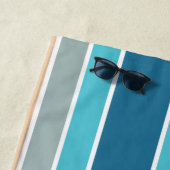 Moderne Retro Sunset Stripes gepersonaliseerd Strandlaken (In situ)